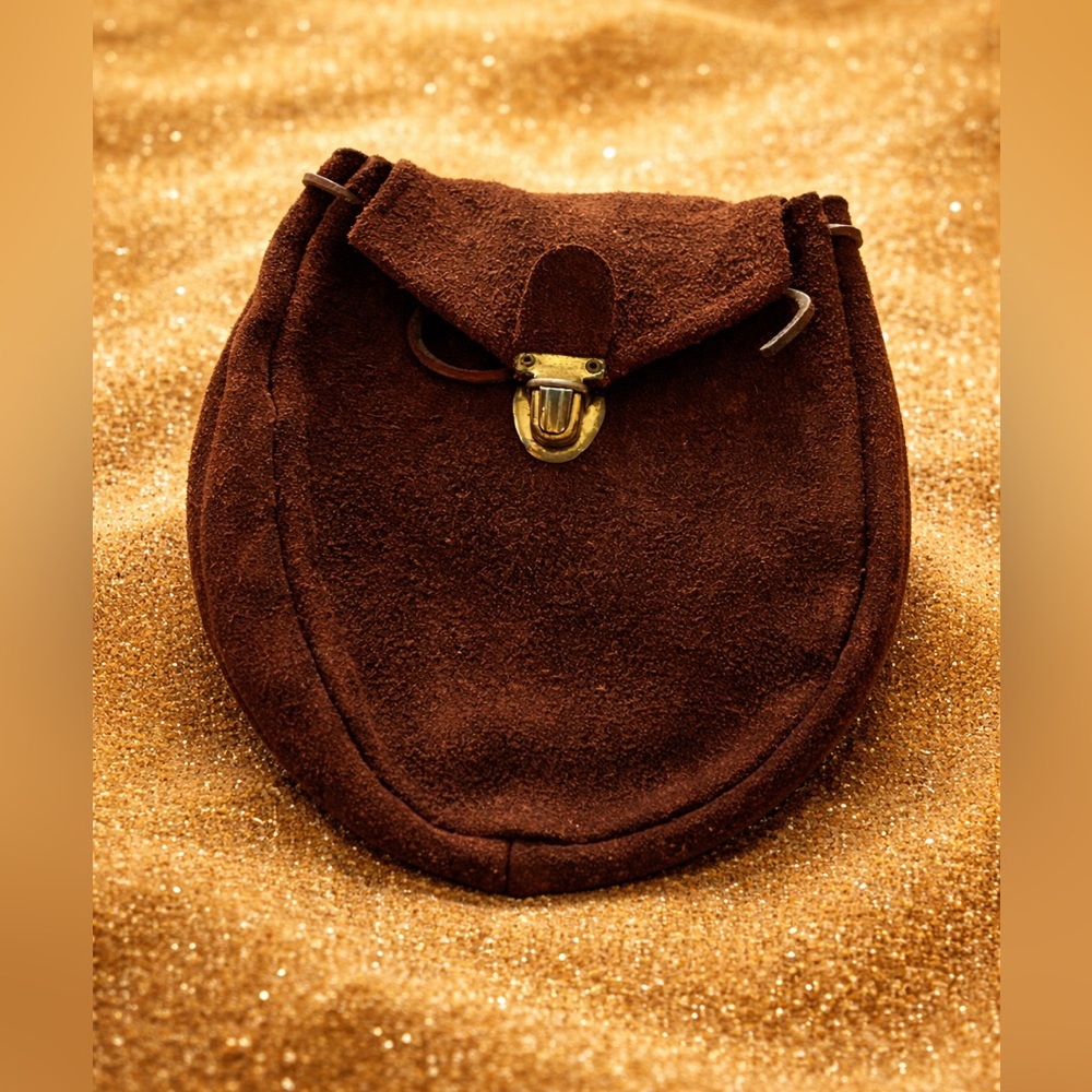 Vintage Women’s Suede SAFARI Belt Bag